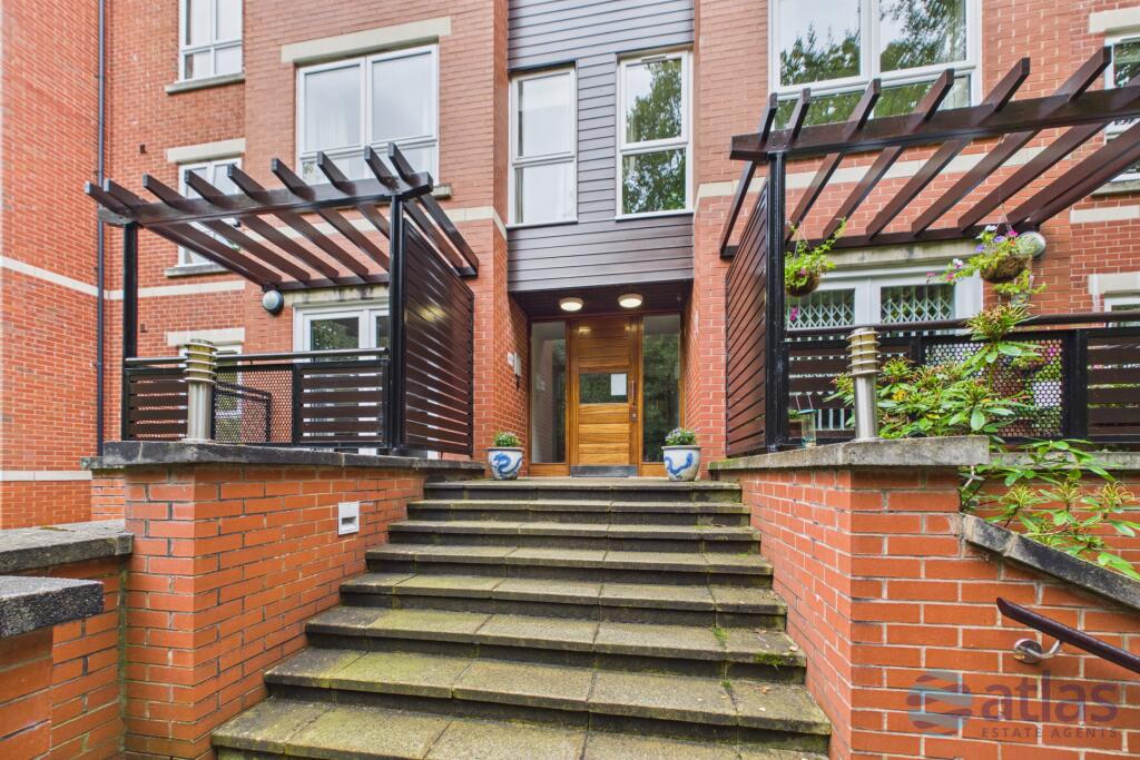 Apartment in Liverpool, Mossley Hill - View 5