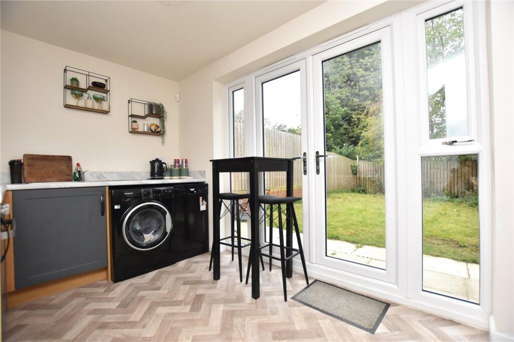 St. Michaels Drive, East Ardsley, Wakefield, West Yorkshire photo 3