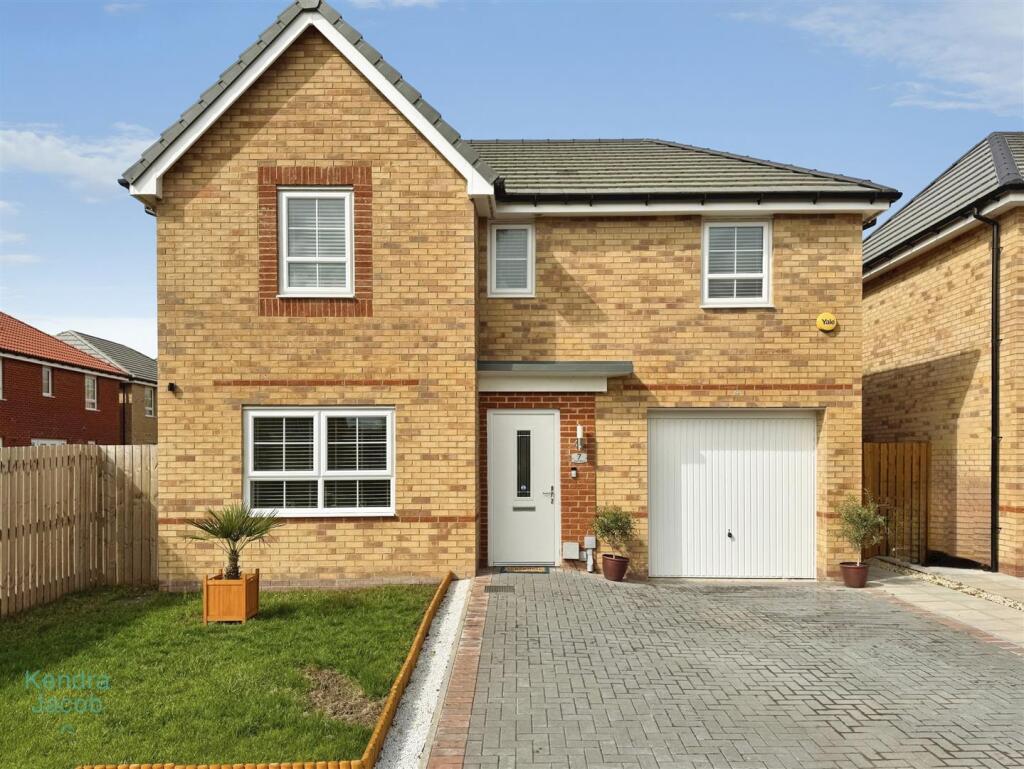 4-bed detached on Trent Drive, Harworth, Doncaster, £295,000