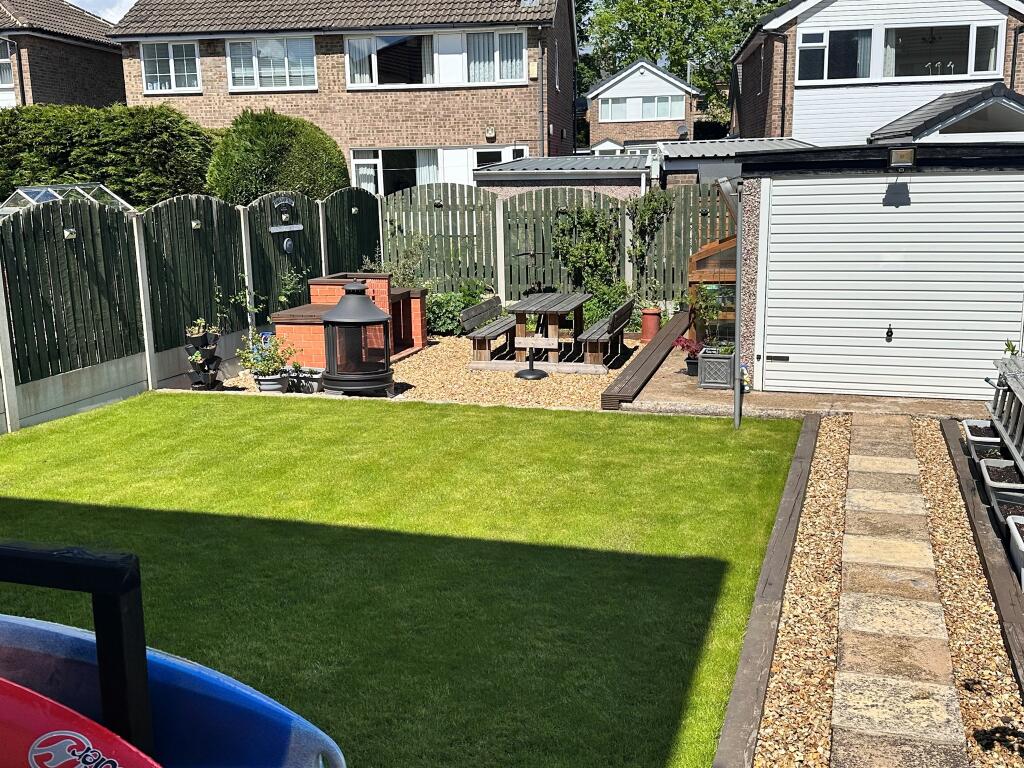 House in Leeds, West Yorkshire - View 2