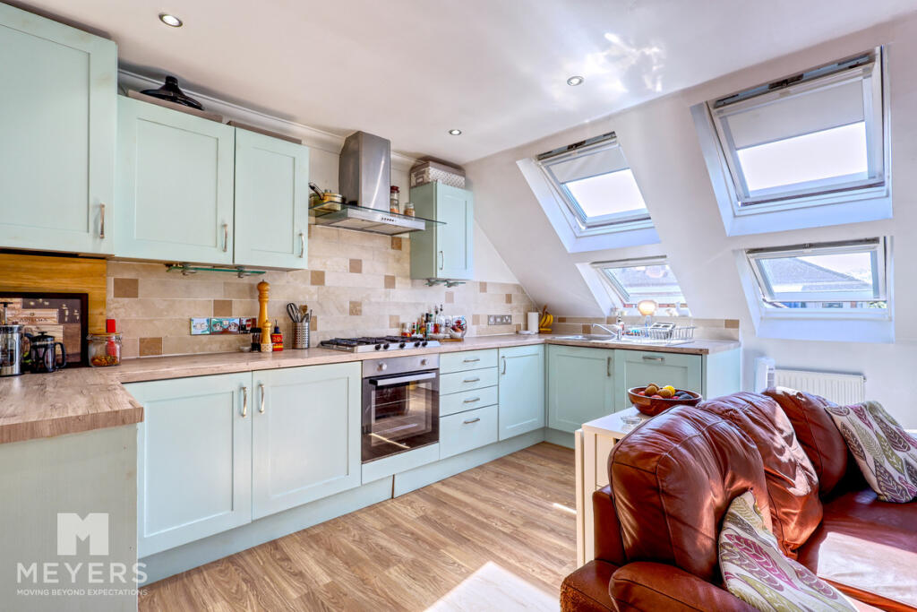 Apartment in Christchurch, Southbourne, Bournemouth - View 4