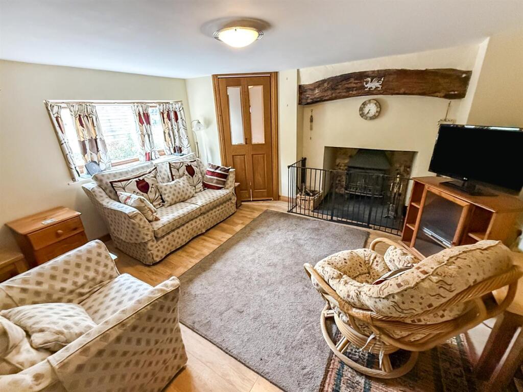 House in Llanrhaeadr-ym-Mochnant - View 3