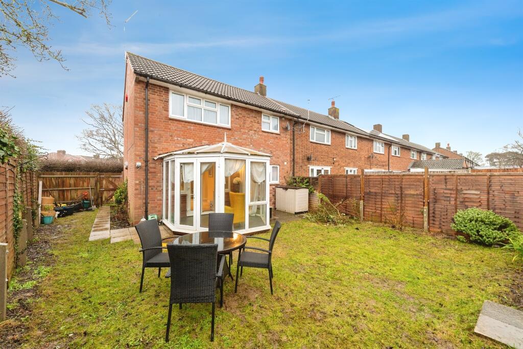 Birchwood Avenue, Hatfield