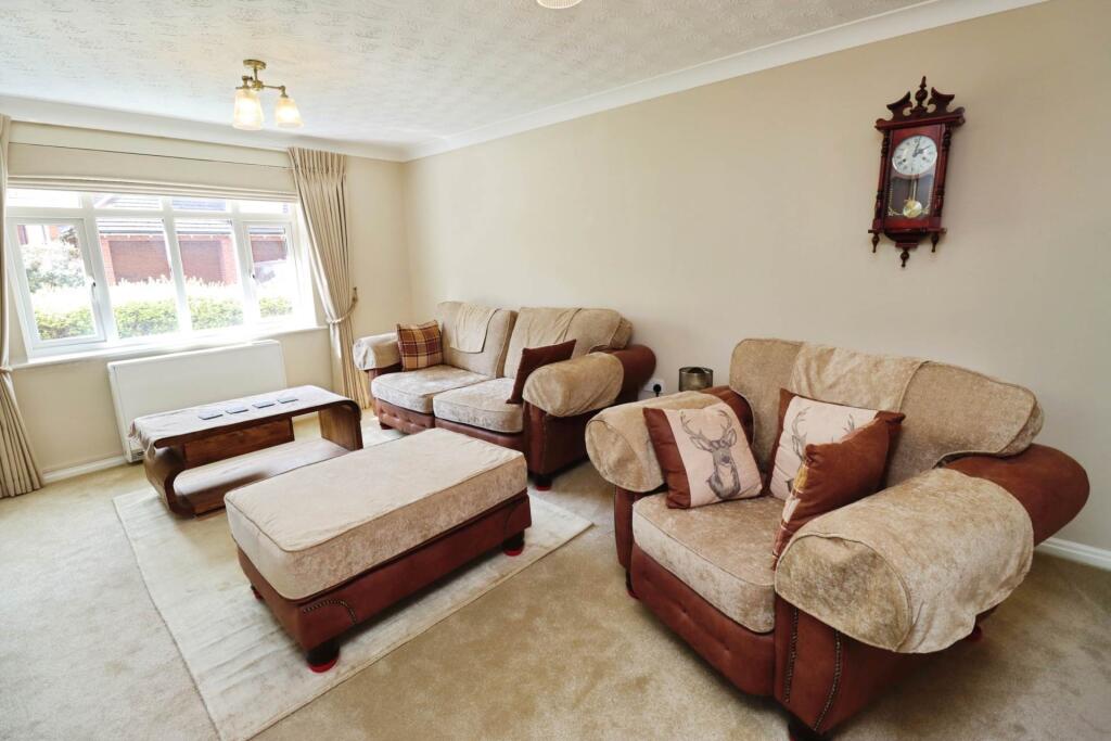 Apartment in Wirral, Liverpool City Region - More