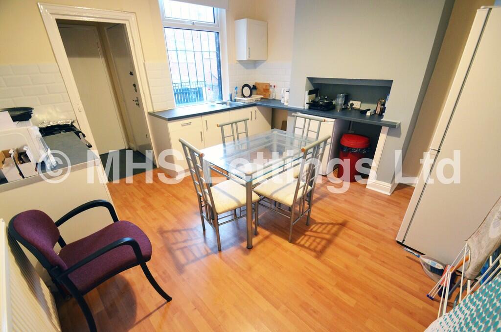 House in Leeds - View 5