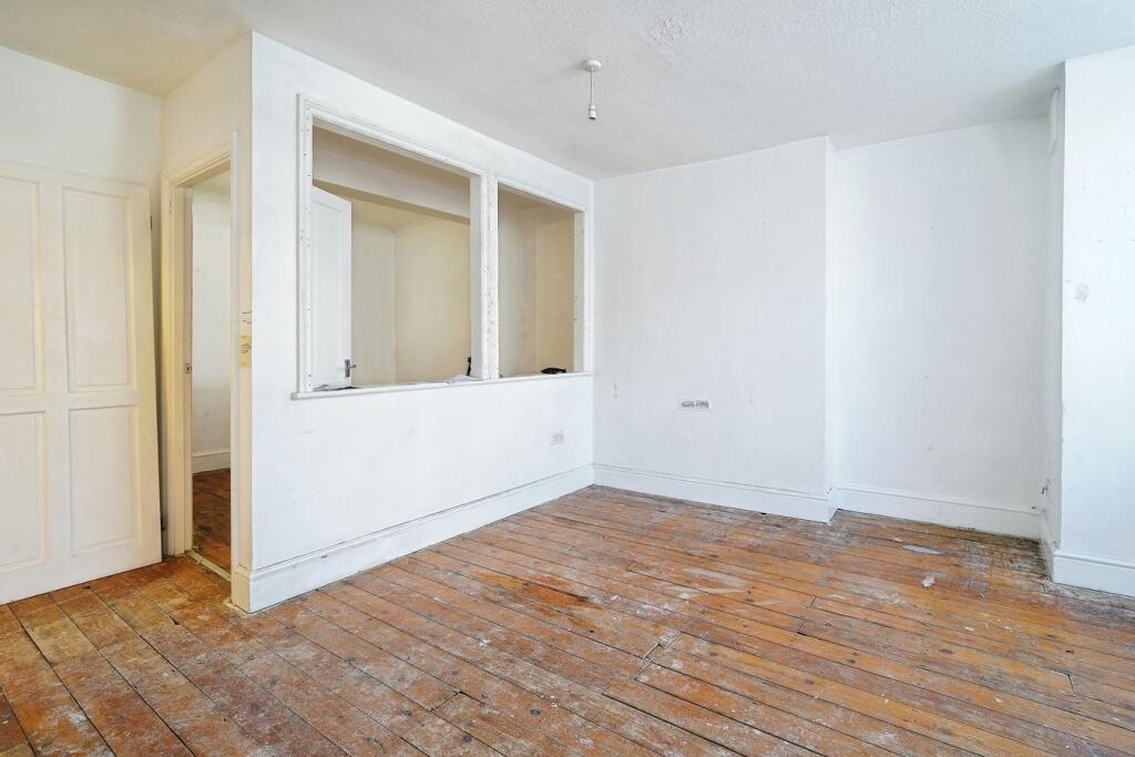 Apartment in London - More
