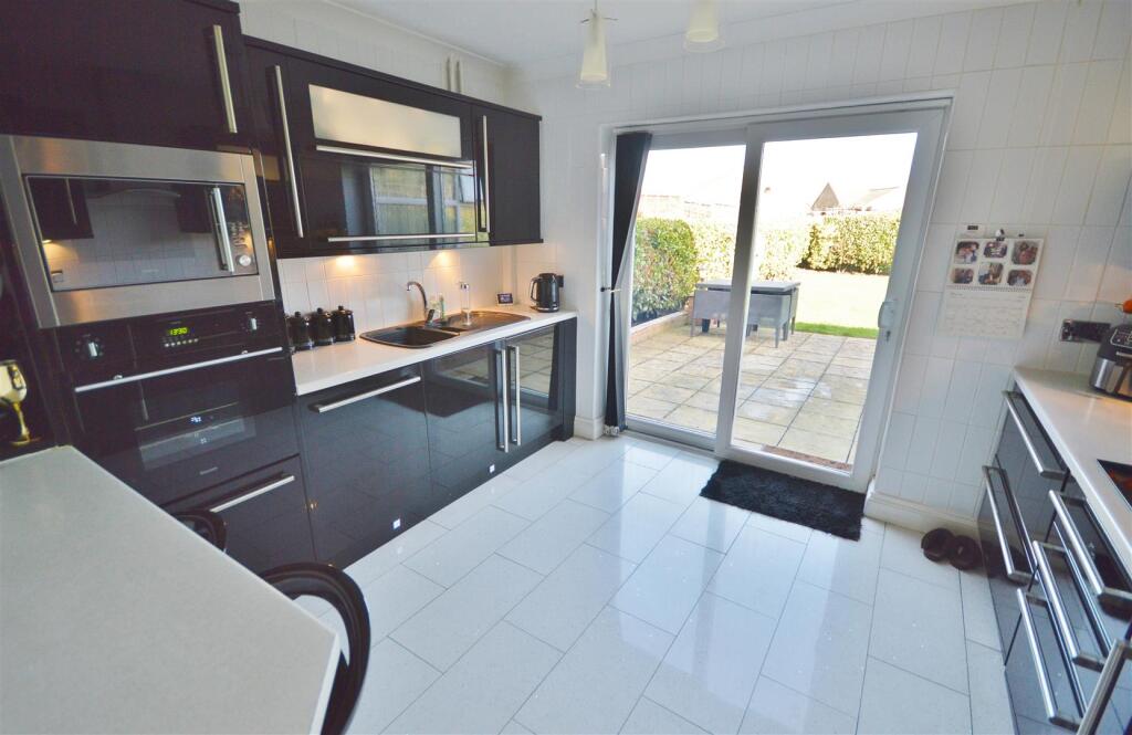 Saxstead Drive, Clacton-On-Sea, Essex – pohled 2