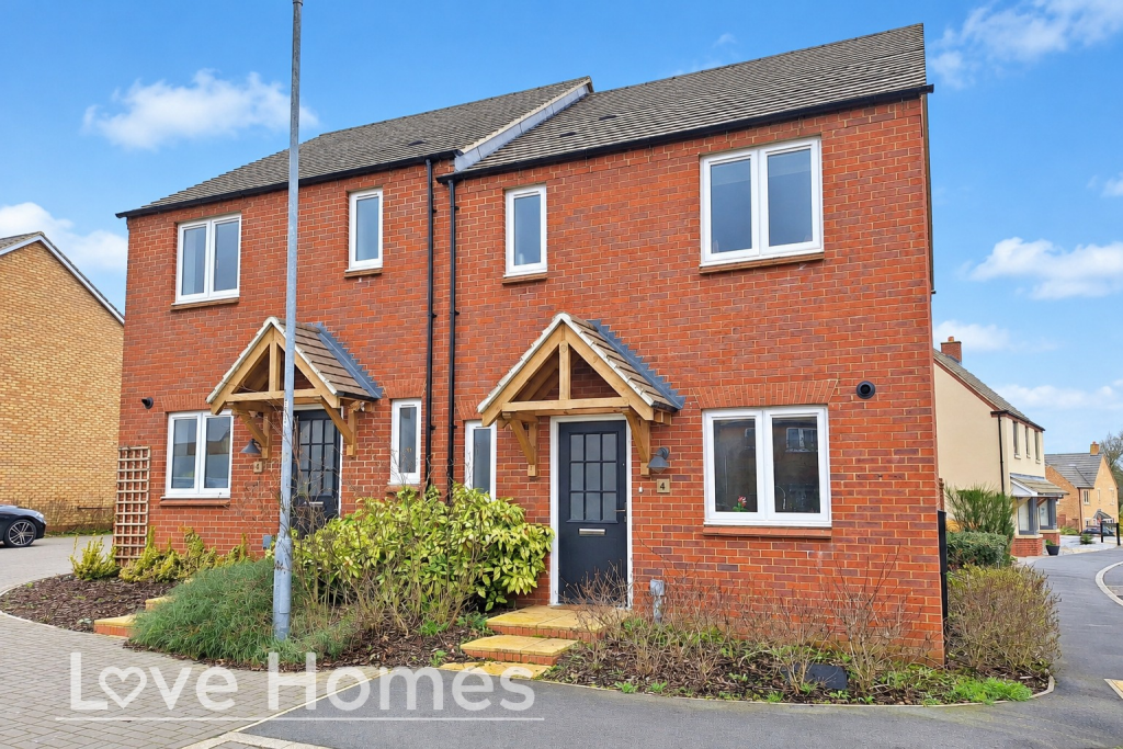Main image of property: Monetery Croft, Silsoe, MK45 4QN