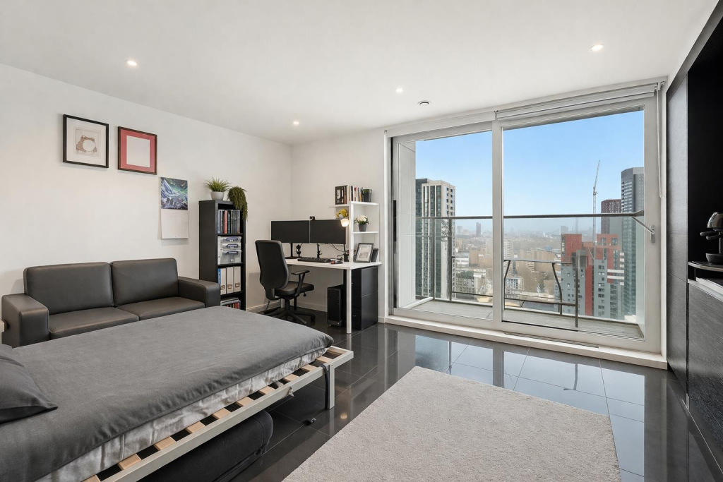 Main image of property: Pan Peninsula Square, London, E14