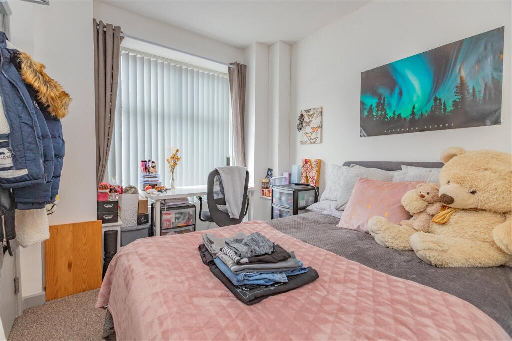 6 bedroom house for rent