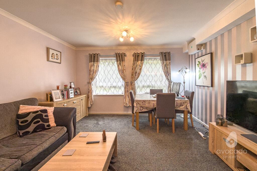 Apartment in Binfield, Bracknell Forest - View 3