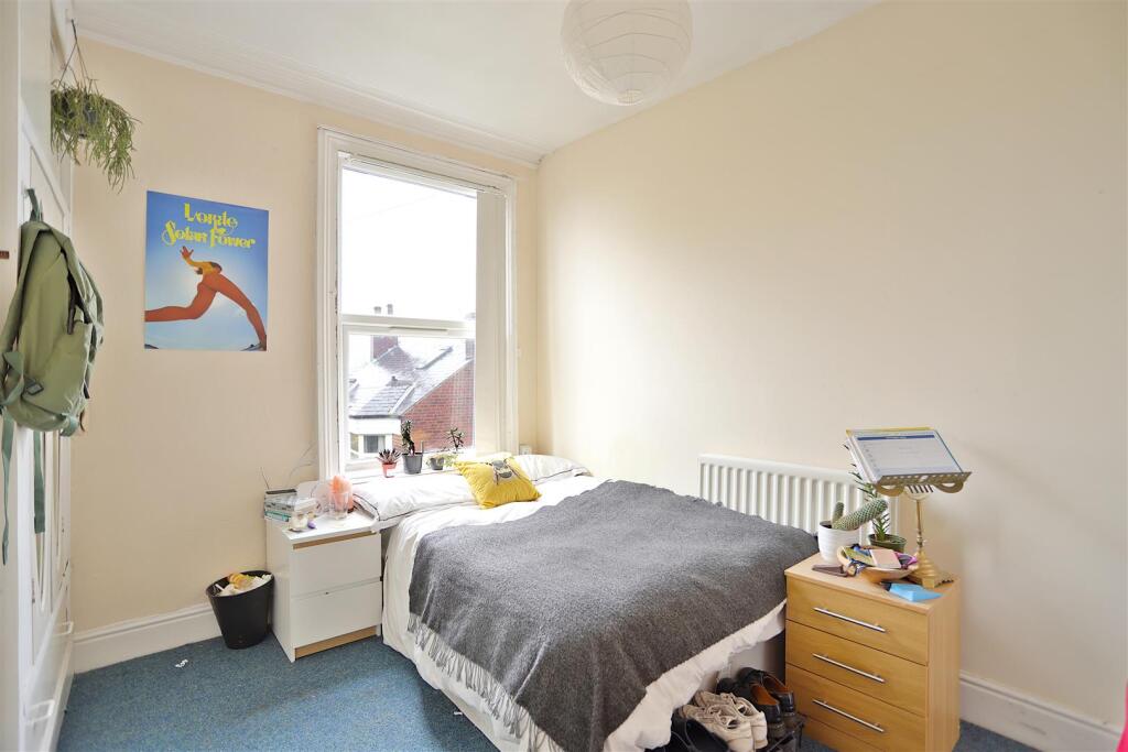 House in Sheffield, Crookesmoor, Walkley - More
