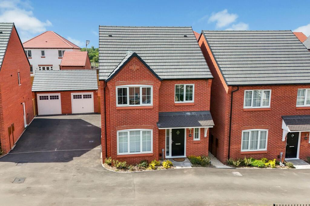 Main image of property: Victoria Way, Hucknall, NG15