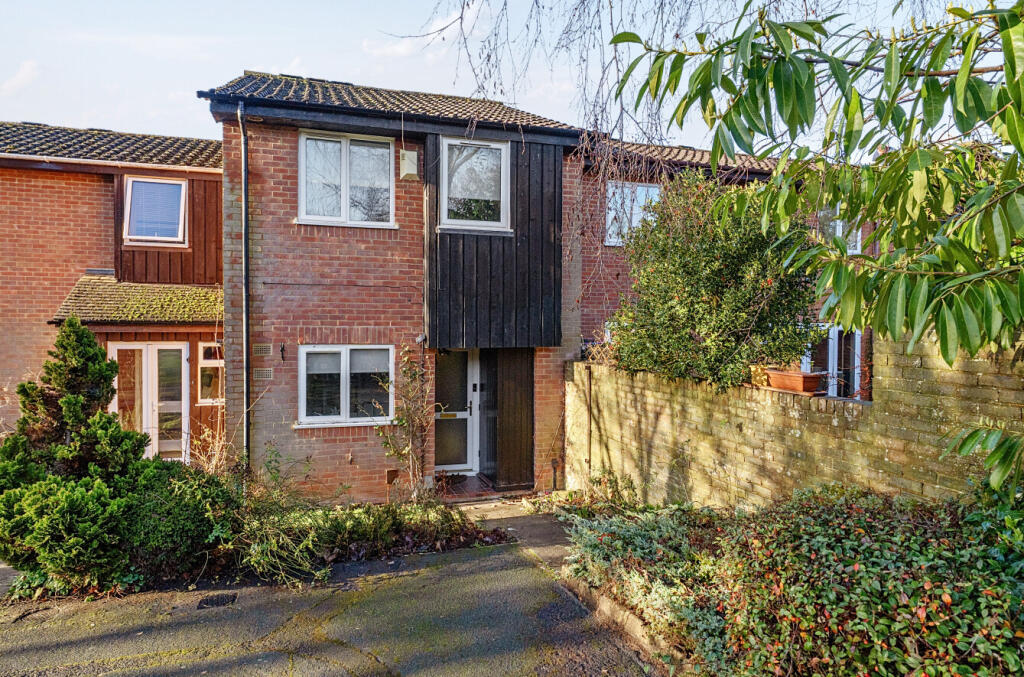 3-bed terraced on Finmere, Bracknell, Berkshire, £325,000