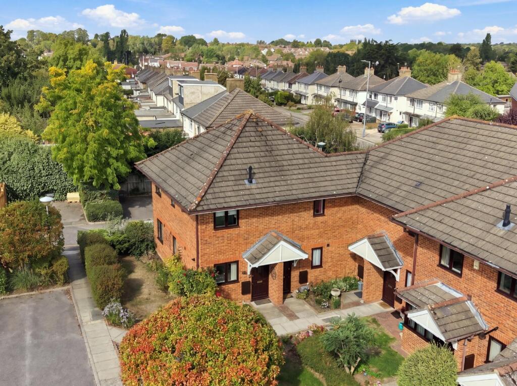 Main image of property: Weston Close, Potters Bar, Hertfordshire, EN6 2BQ