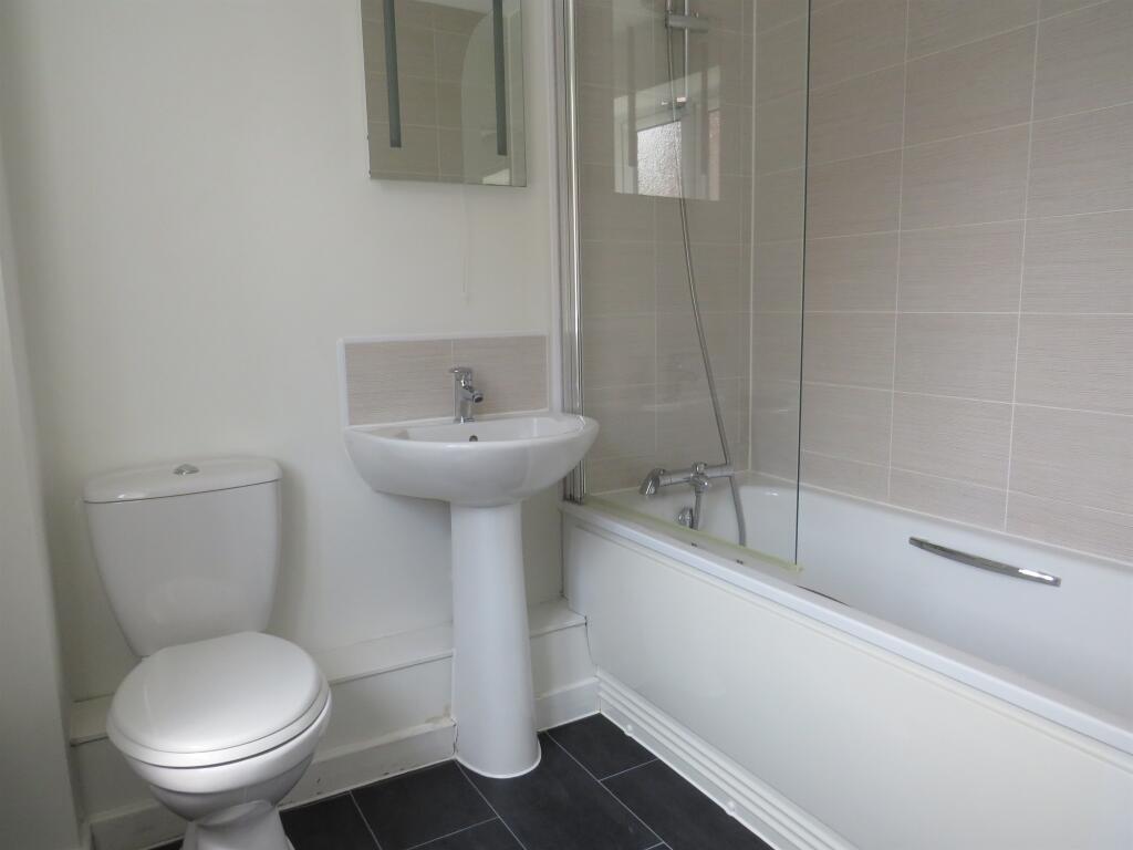 Sam Close, South Petherton photo 3