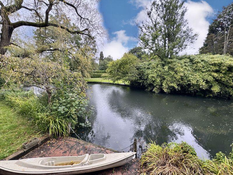 Abbottsbrook - Unique Opportunity photo 2