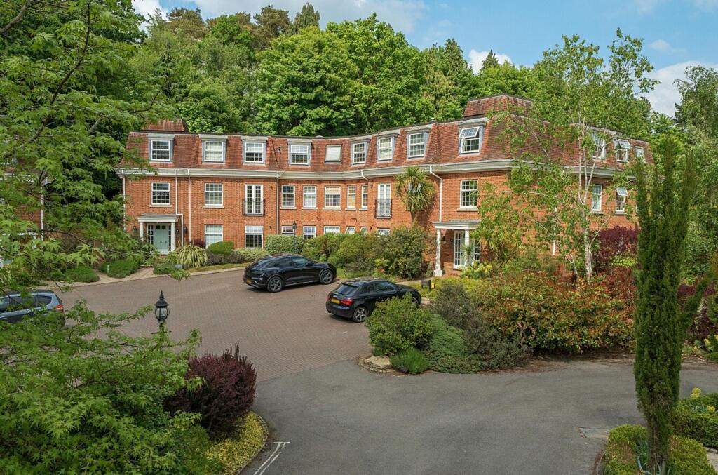 Main image of property: Hindhead Road, Haslemere, GU27