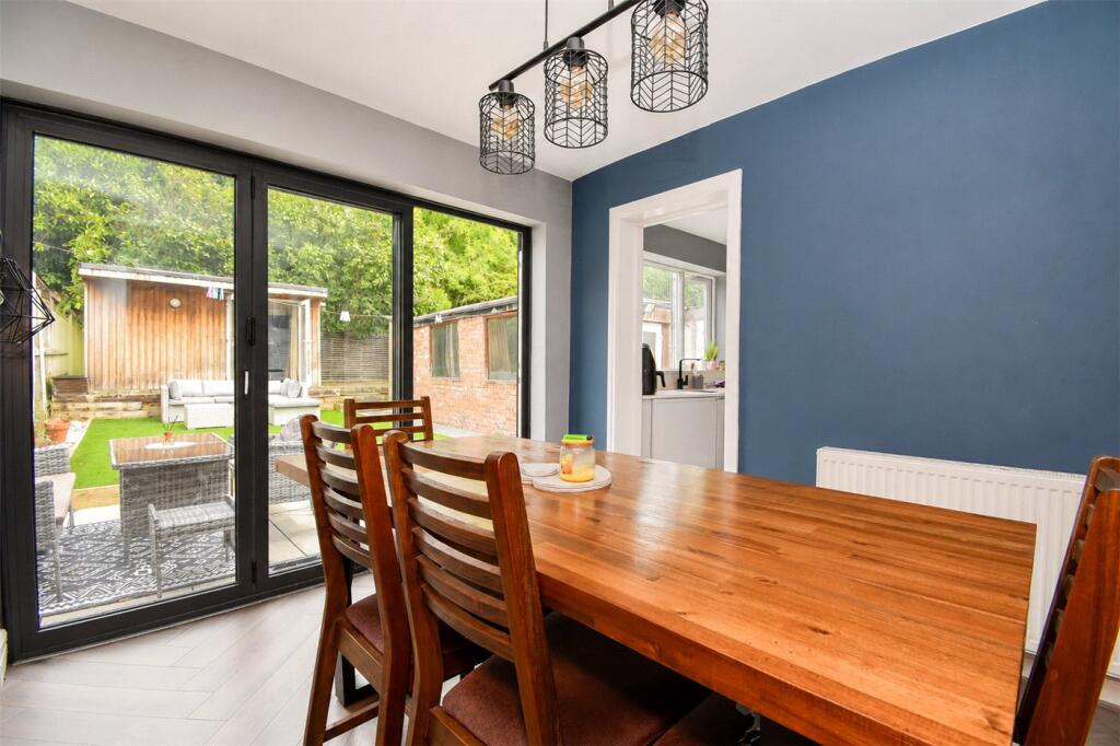 House in Wirral, Liverpool City Region - View 6