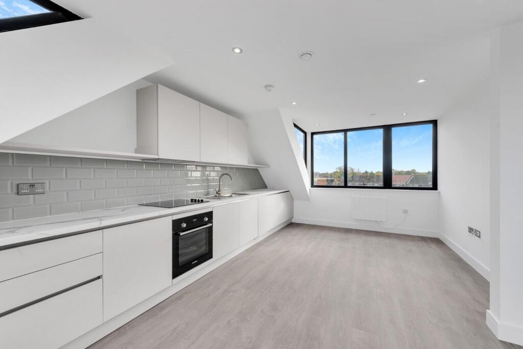 Apartment in Redhill - View 2