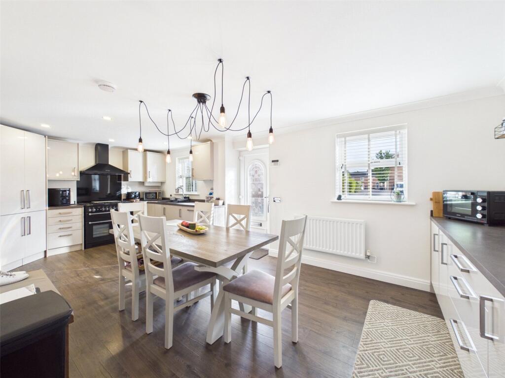 House in Gloucester - View 2