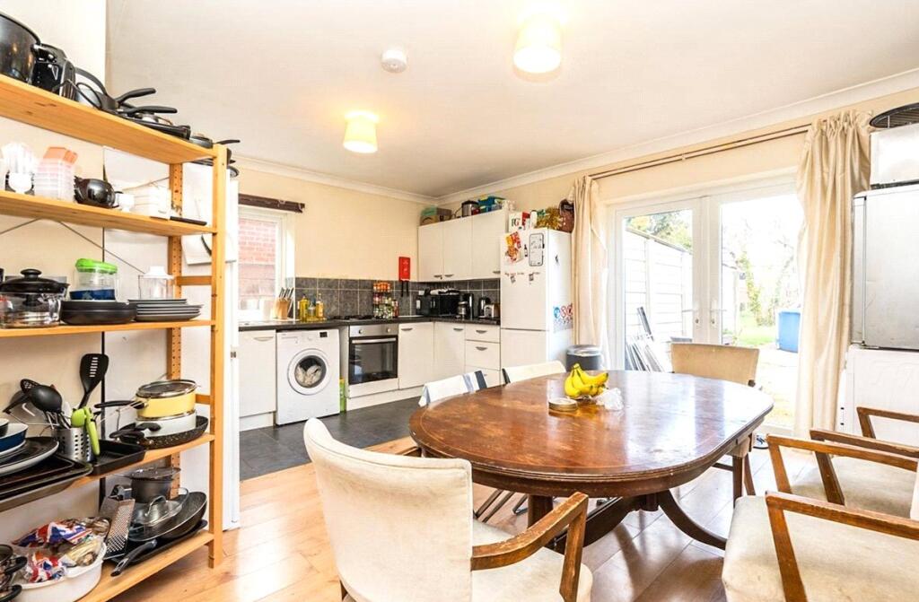 Upper Shaftesbury Avenue, Southampton, Hampshire, SO17 - View 2