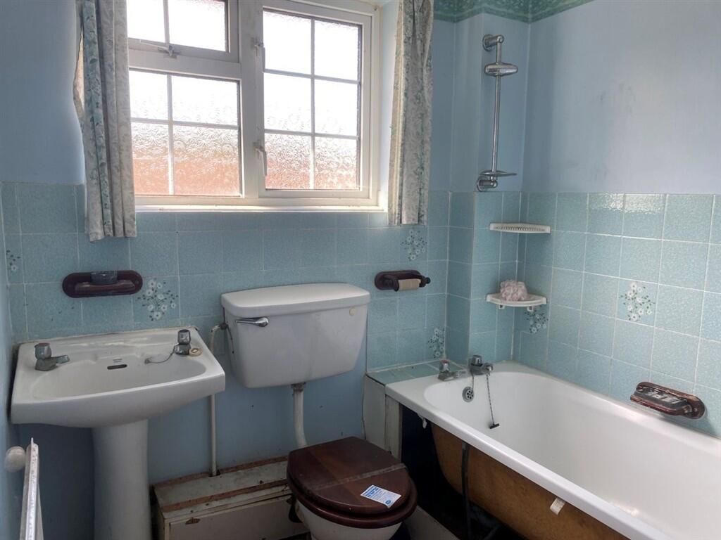 House in East Hampshire, Horndean - More
