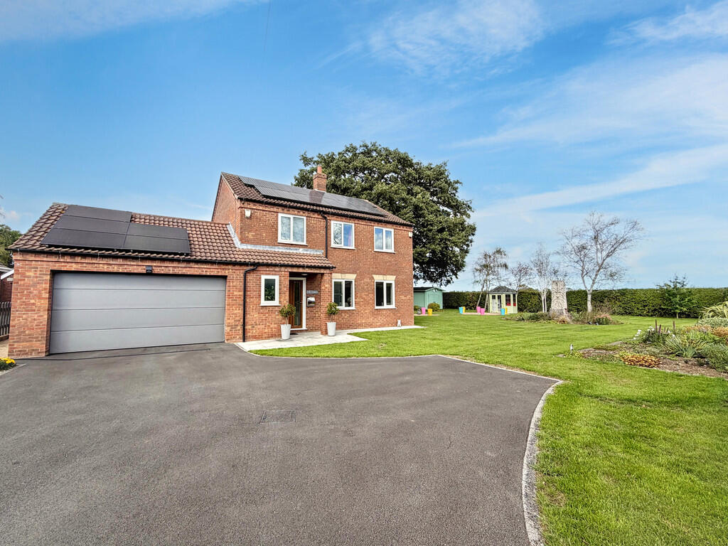 Main image of property: The Oaks, Newbridge Lane, Covenham St. Mary, LN11 0PQ 
