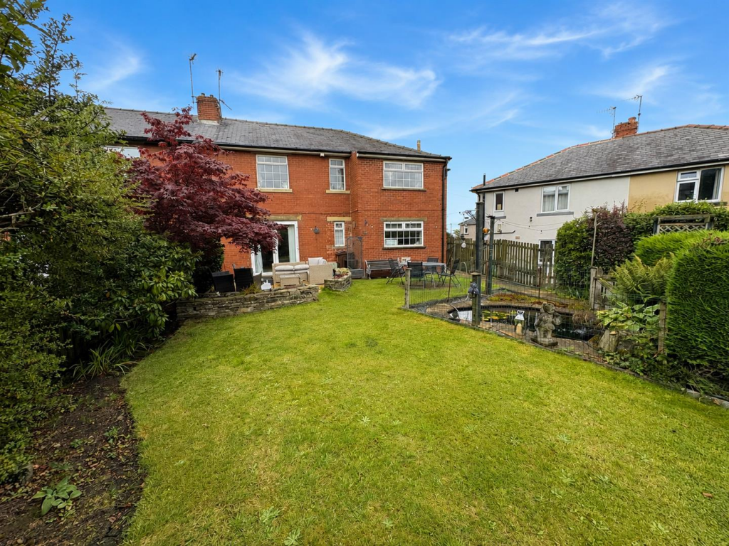 Delph Crescent, Clayton, Bradford photo 4