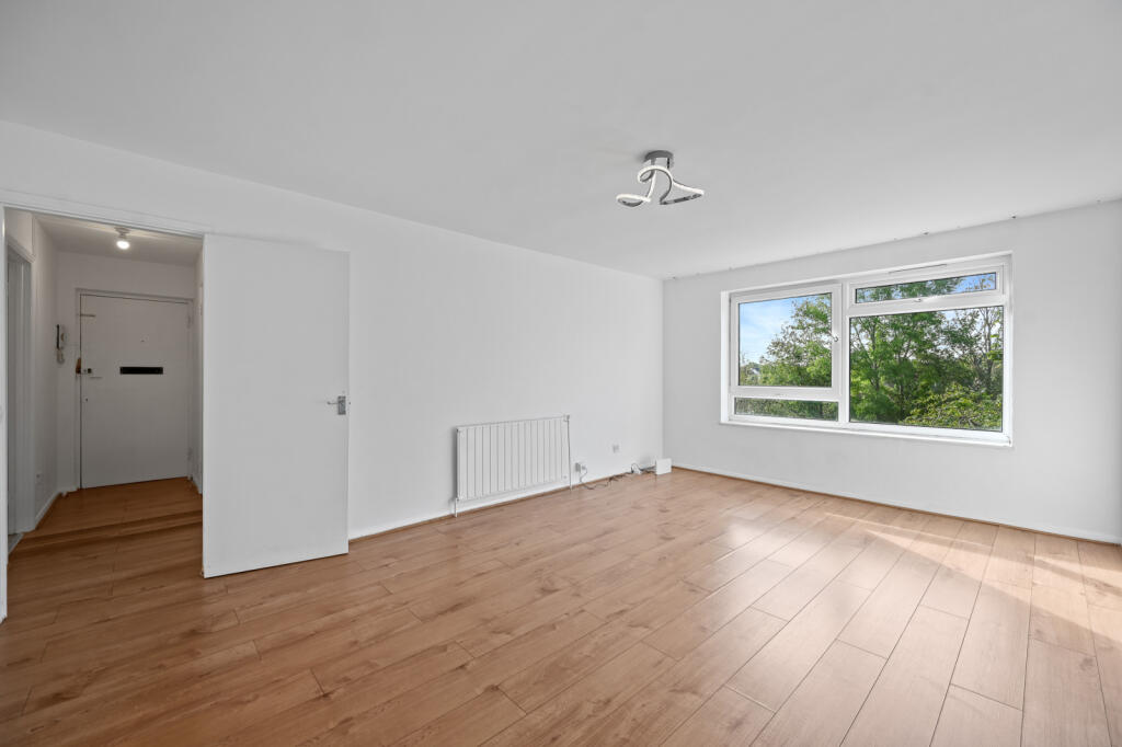 Main image of property: Kingsclere Court, LONDON, N12 9LP