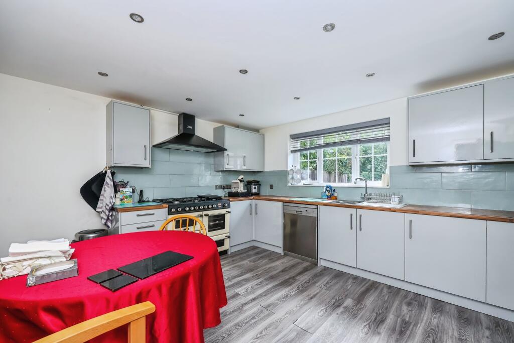 Fairburn Way, Watnall, Nottingham, NG16 - View 2