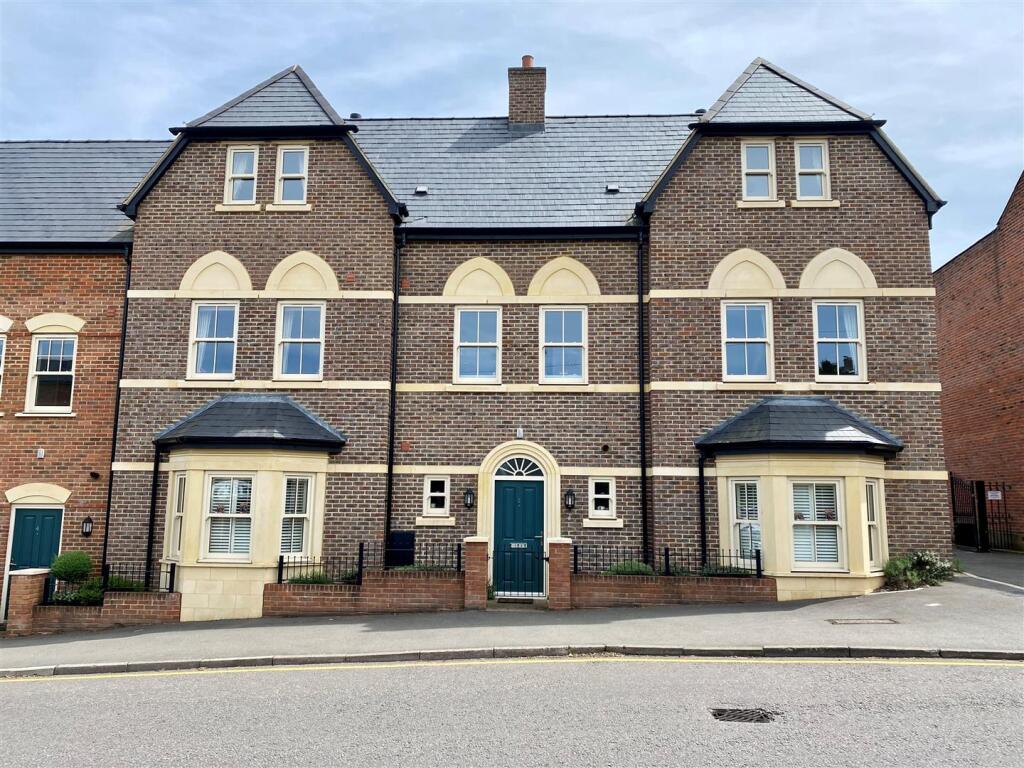 Main image of property: Birch Place, Berkhamsted