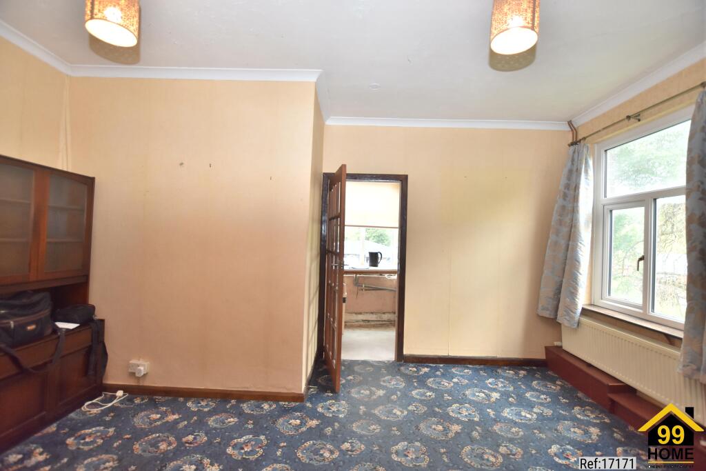 Apartment in Stoke-on-Trent - View 4