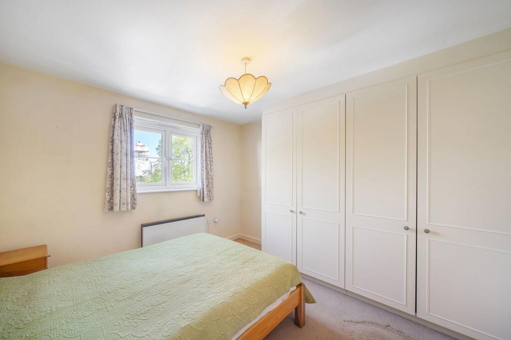 Beechwood Grove, Acton, W3 photo 2