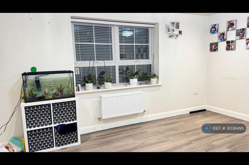 House in Luton - View 3