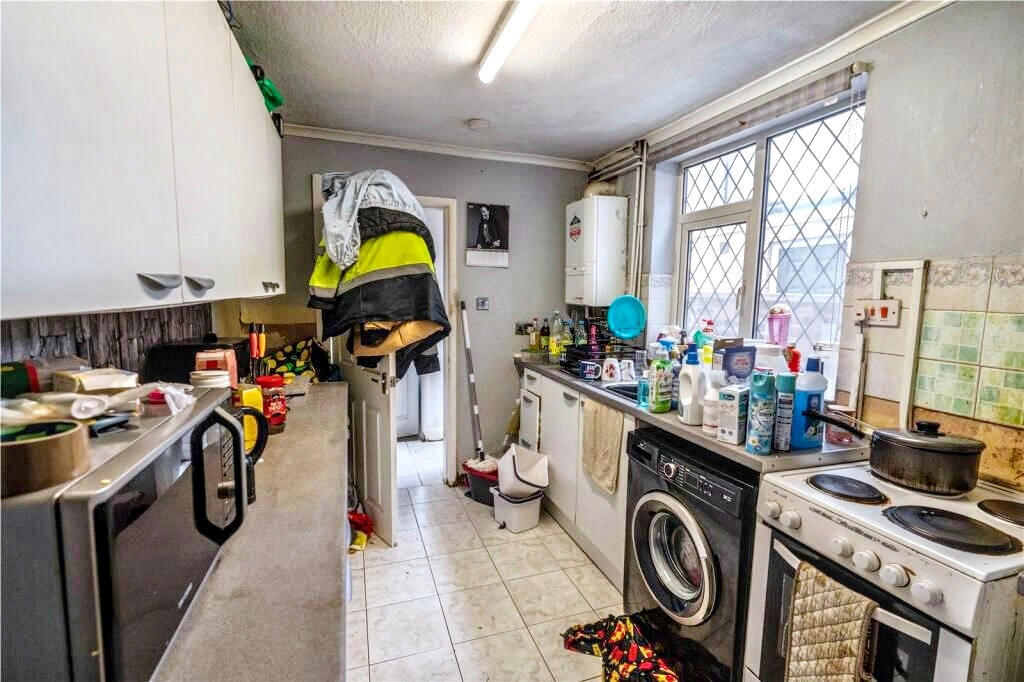 House in Grimsby, New Clee - More
