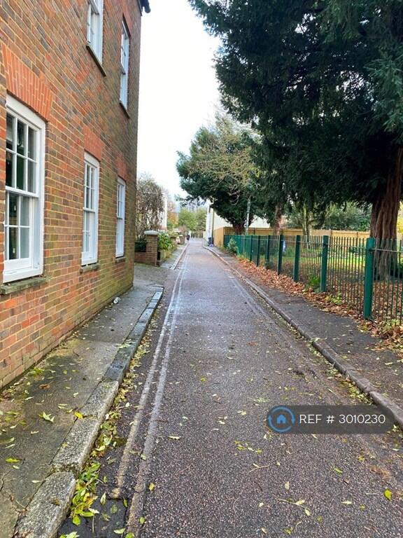 Apartment in Canterbury - More