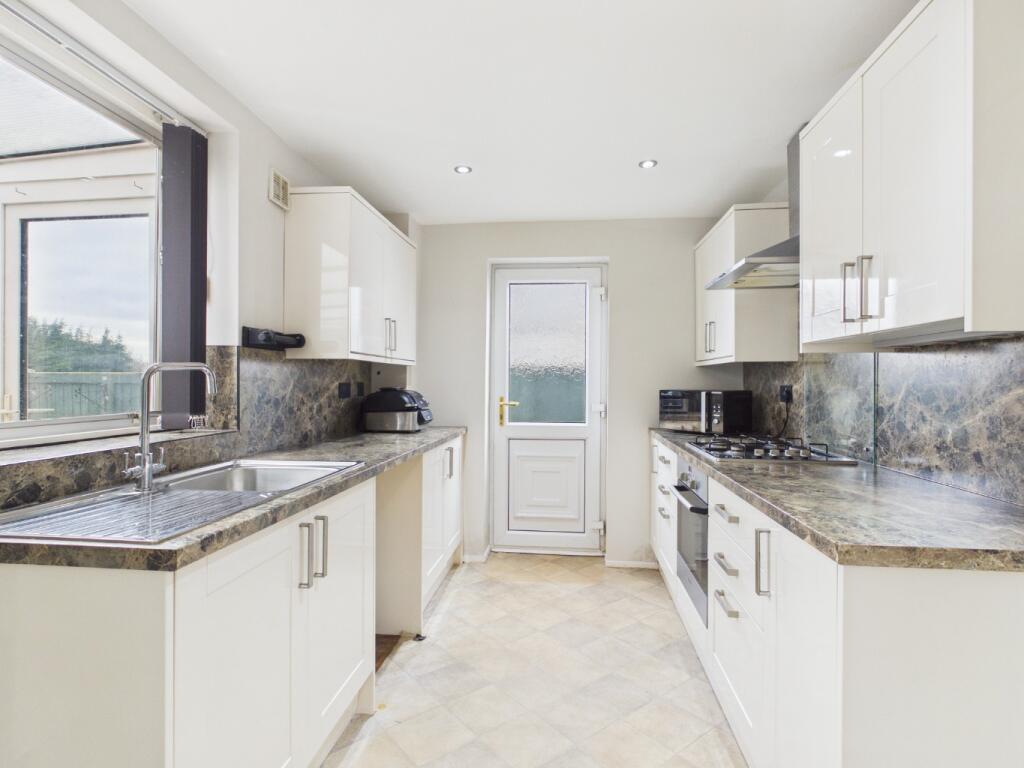 Uplands Avenue, Connah's Quay, Deeside, Flintshire, CH5 4LG photo 2