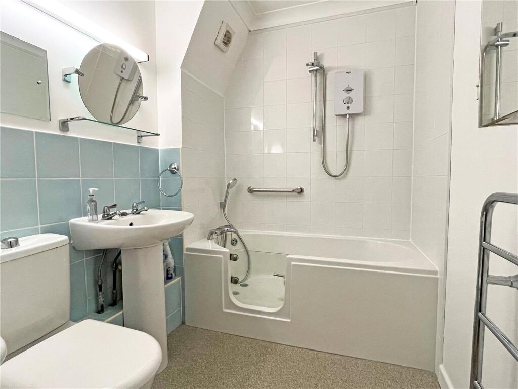 Apartment in Southampton - More