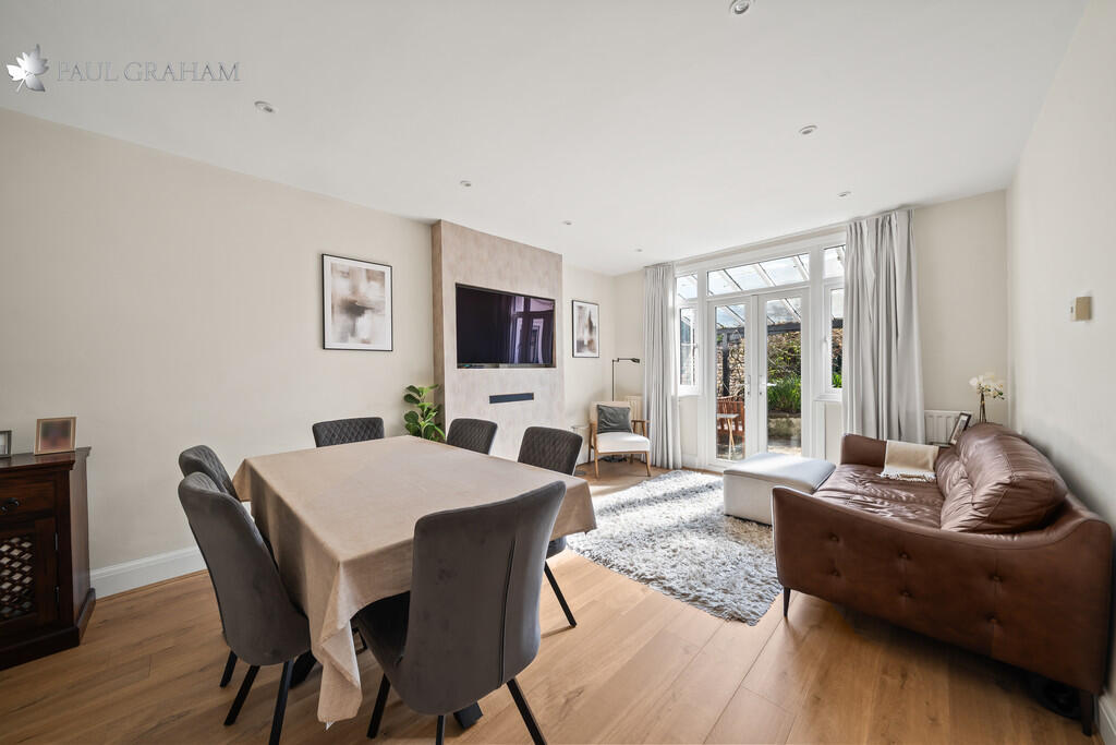 House in London, South Beddington - View 4