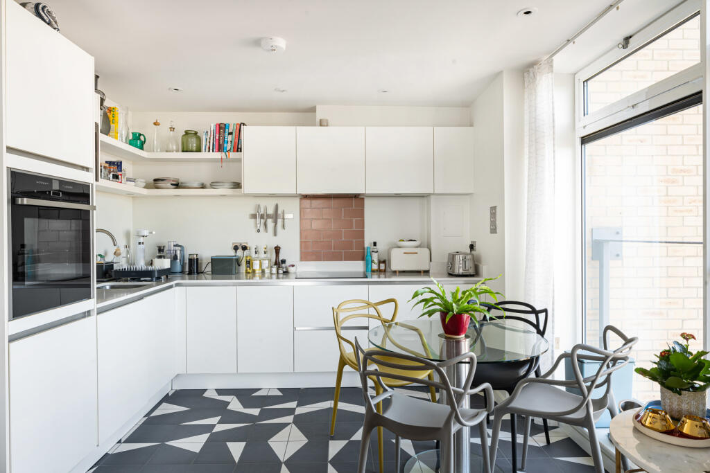 Apartment in London - View 2