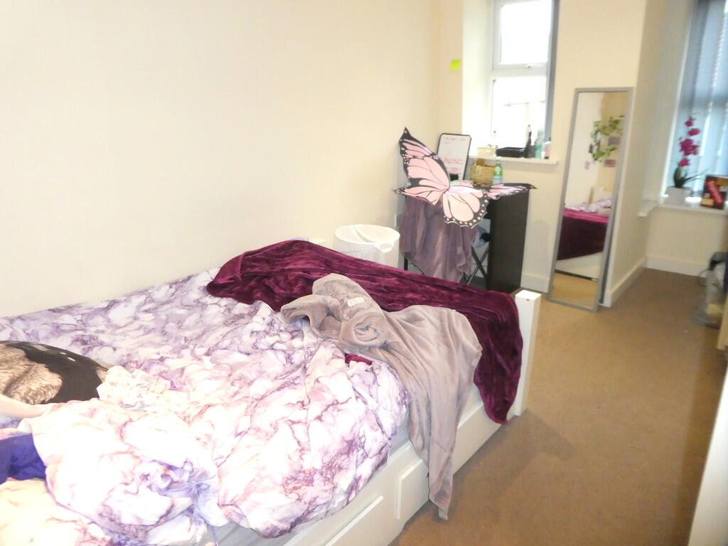 1 bedroom house share for rent