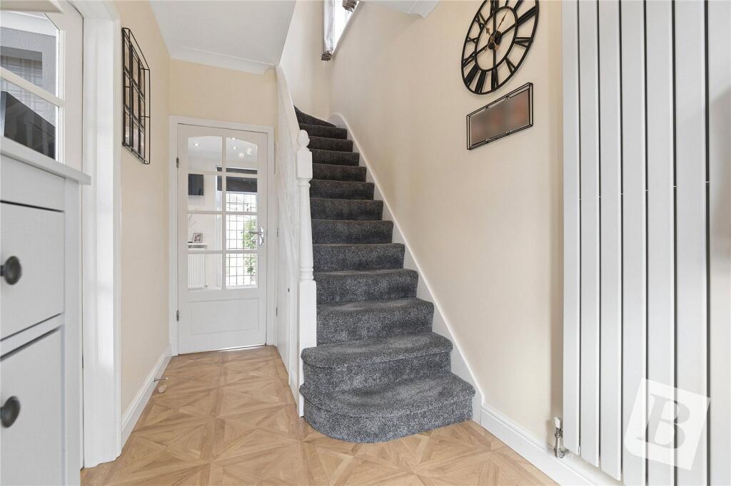 House in Romford - More