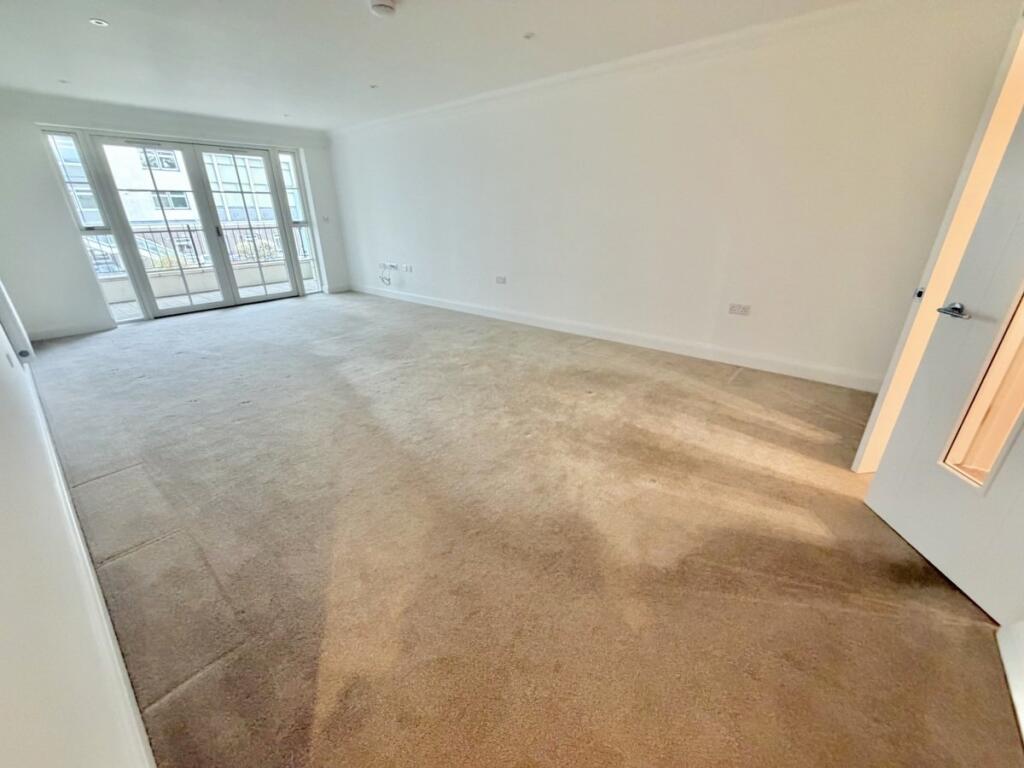 2 Sandbanks Road, Poole, BH14 - View 5