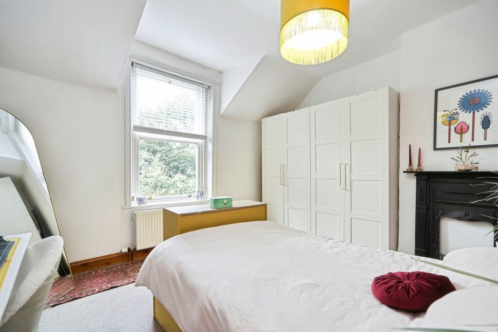 Chestnut Grove, BRADFORD - View 6