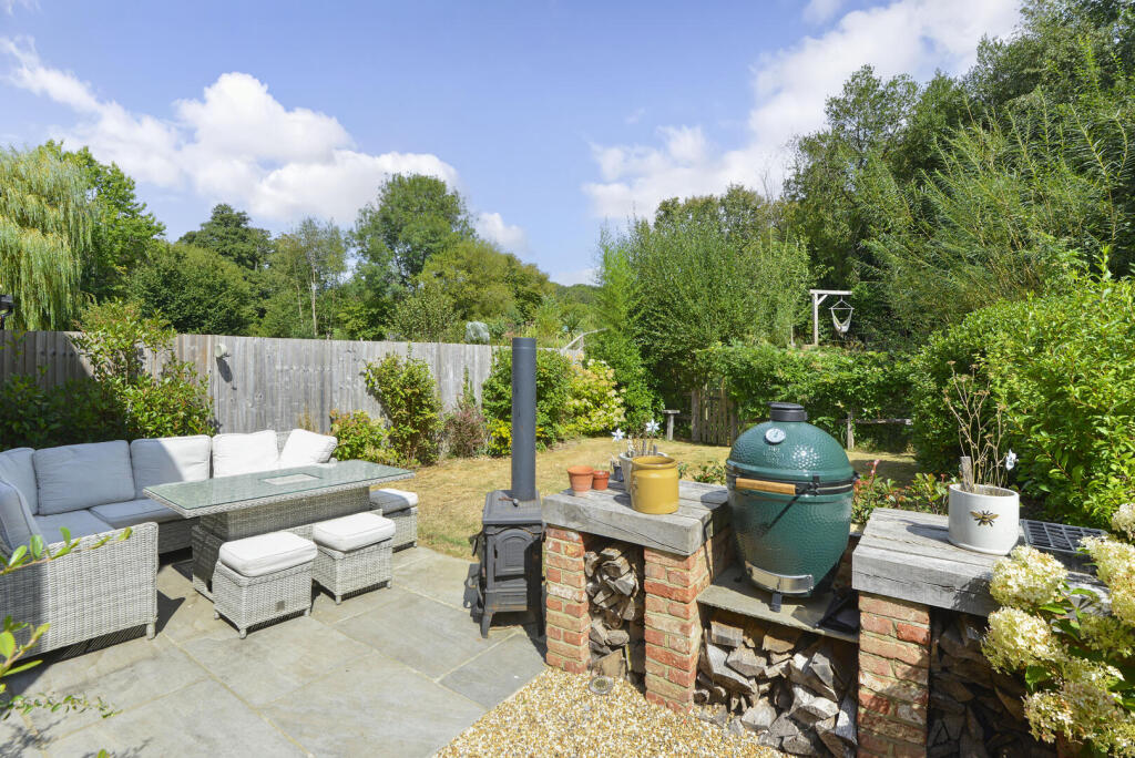 House in Waverley, Hascombe - View 5