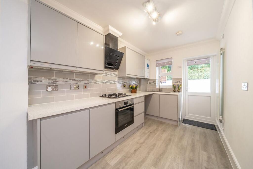 House in London, Summerstown - View 2