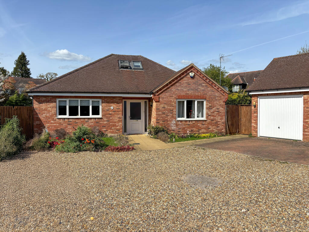 Main image of property: Maplefield, Park Street, St Albans, AL2