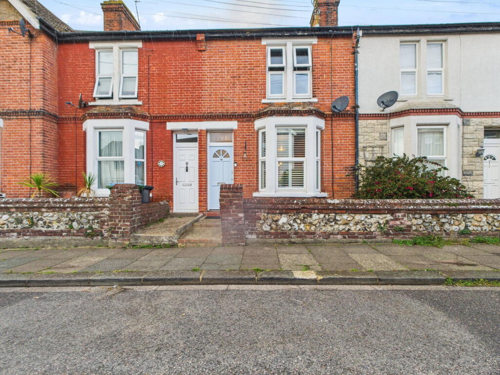 3-bed terraced on Stanhope Road, Littlehampton, West Sussex, BN17 6AQ, £310,000