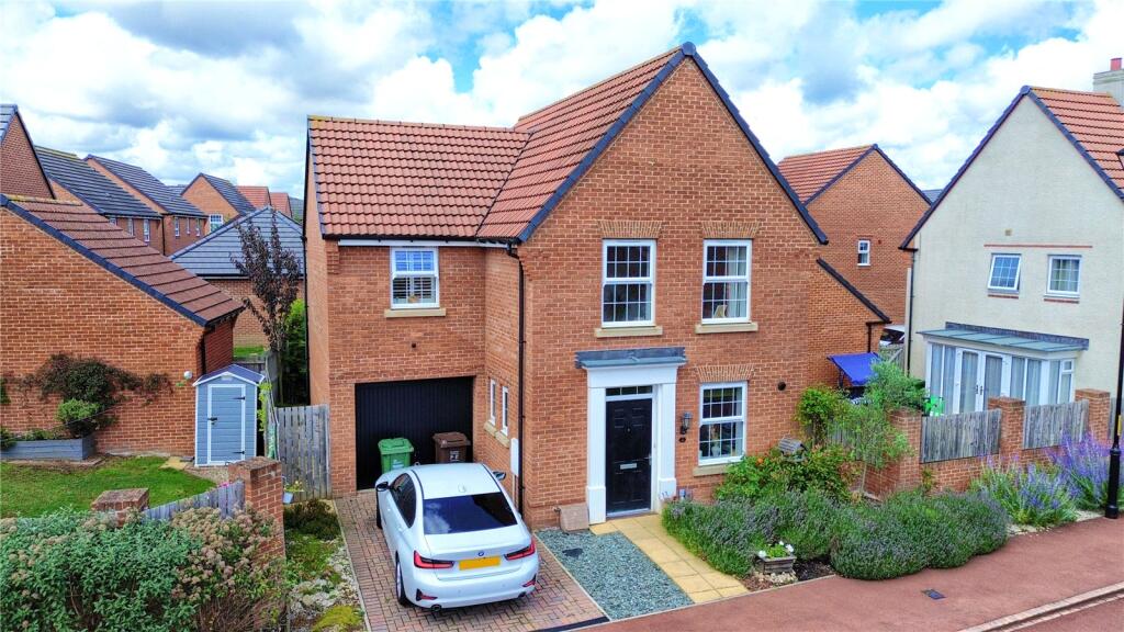 3-bed detached on Goshawk Court, Wynyard, £245,000